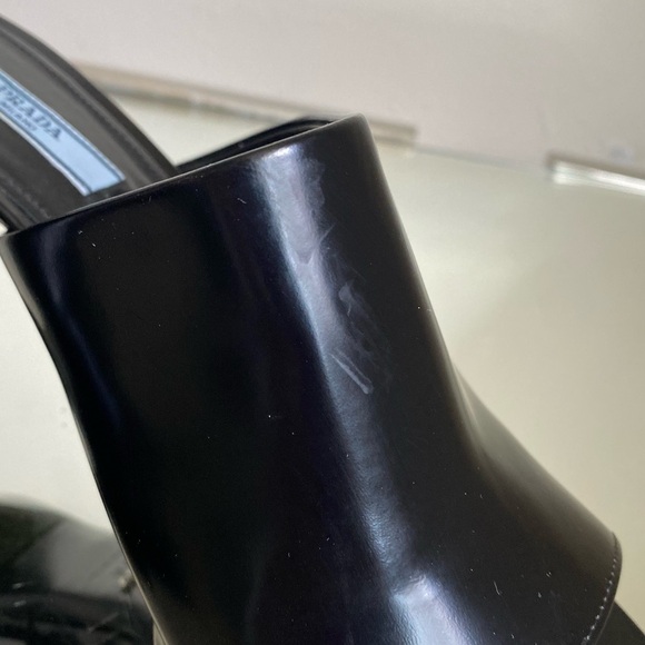 Like new Prada Brushed Leather Pointy-toe Sandal 40.5 $1,295 - Picture 12 of 15